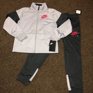 BOYS Nike track suit
